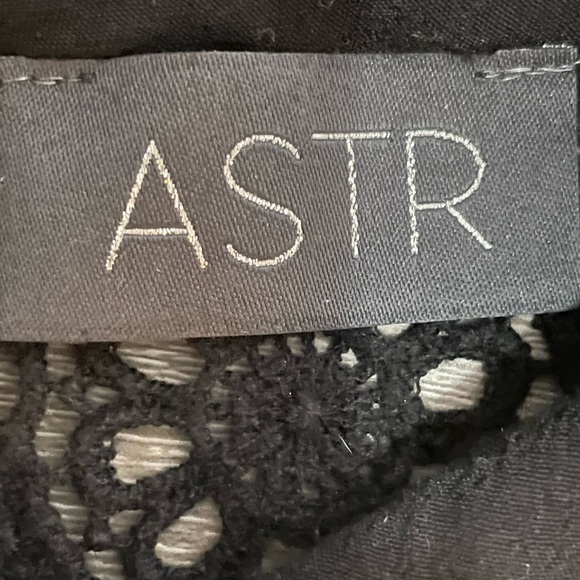 🔥SALE ASTR the label floral black lace blouse top shirt short sleeve size small - Picture 11 of 11